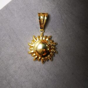 Ciondolo a forma di Sole oro 18K