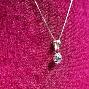 Collana con punto luce in oro Giallo 18K